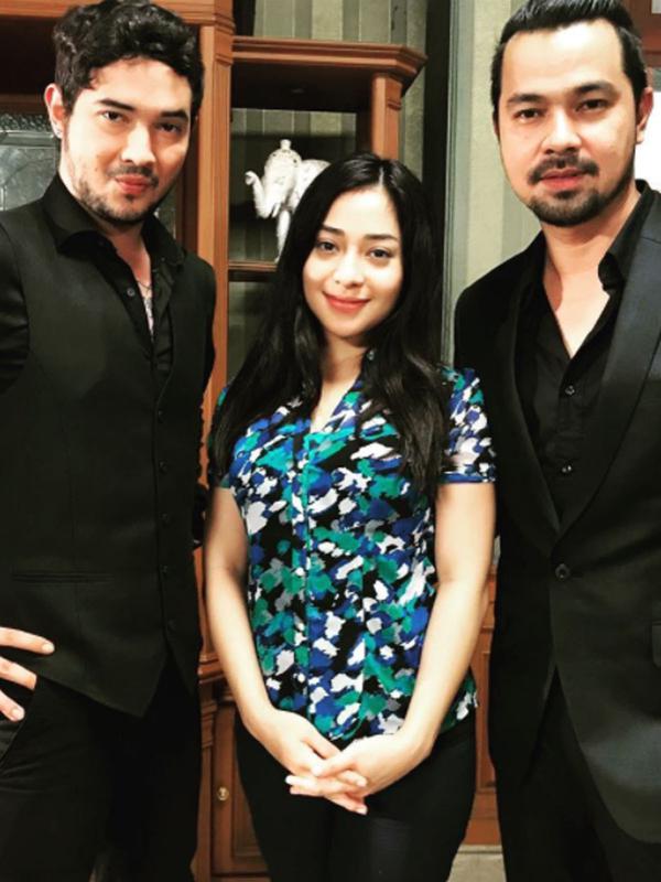 Donny Michael bersama Nikita Willy dan Sultan Djorghi