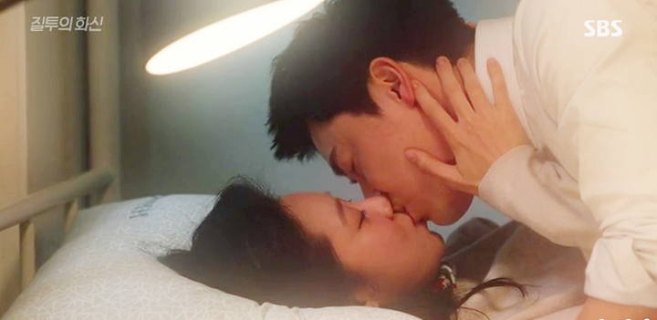 Kelewat Panas, 3 Adegan Ciuman Drama Korea Ini Bikin Melting! - Layar.id