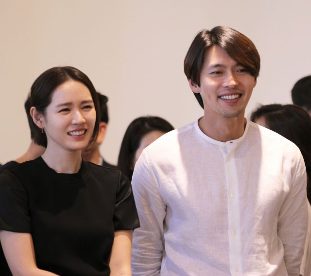 Intip Akting Hyun Bin dan Son Ye Jin Dalam Video Teaser KMovie “Negotiation”