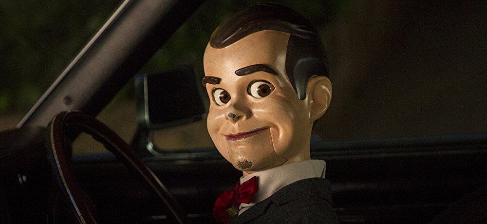 Kacau! Pesta Halloween Dirusak Boneka Misterius Dalam GOOSEBUMPS 2: HAUNTED HALLOWEEN