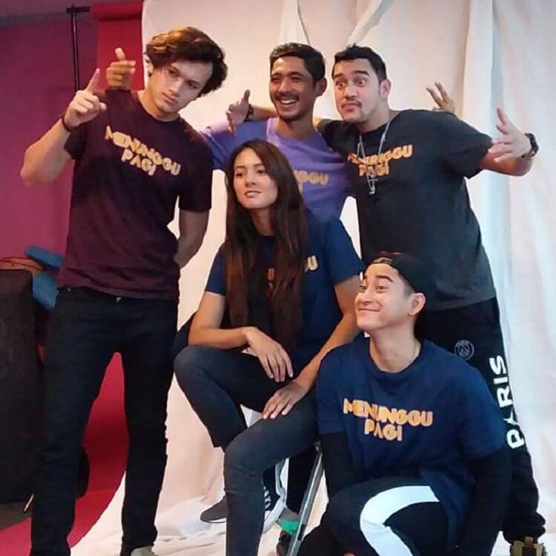 Peliknya Kehidupan Para Millennials Pecinta Konser Musik Dalam Film MENUNGGU PAGI