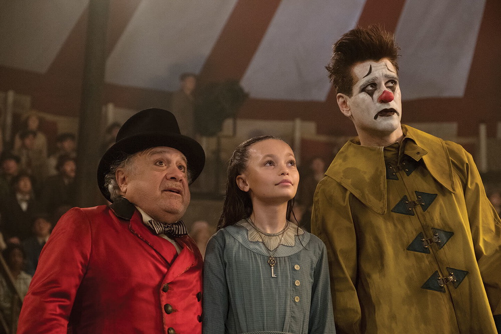 DUMBO - Film Live Action Terbaru Disney Luncurkan Teaser Dan Poster