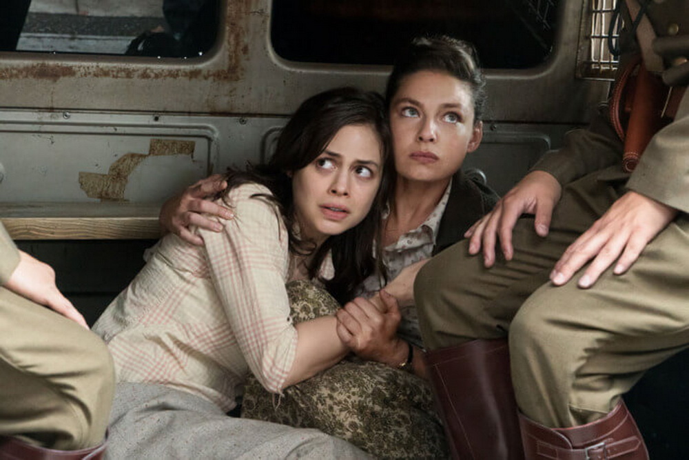 THE MAN IN THE HIGH CASTLE Season 3 Tampak Pertempuran Karakter Yang Kuat