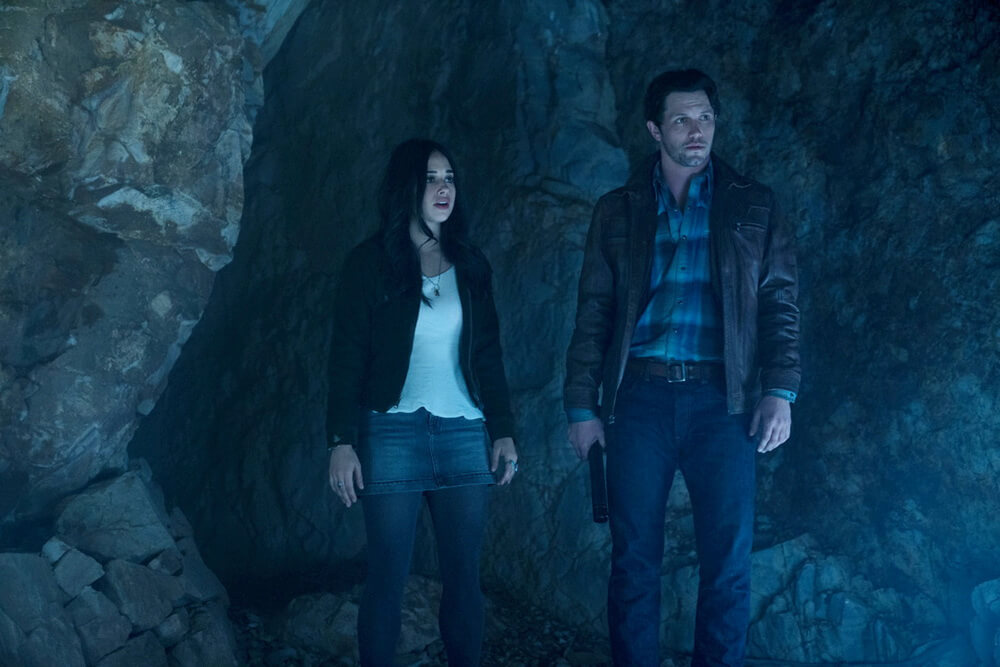 Simak Deretan Foto dan Sinopsis Episode Pilot ROSWELL, NEW MEXICO