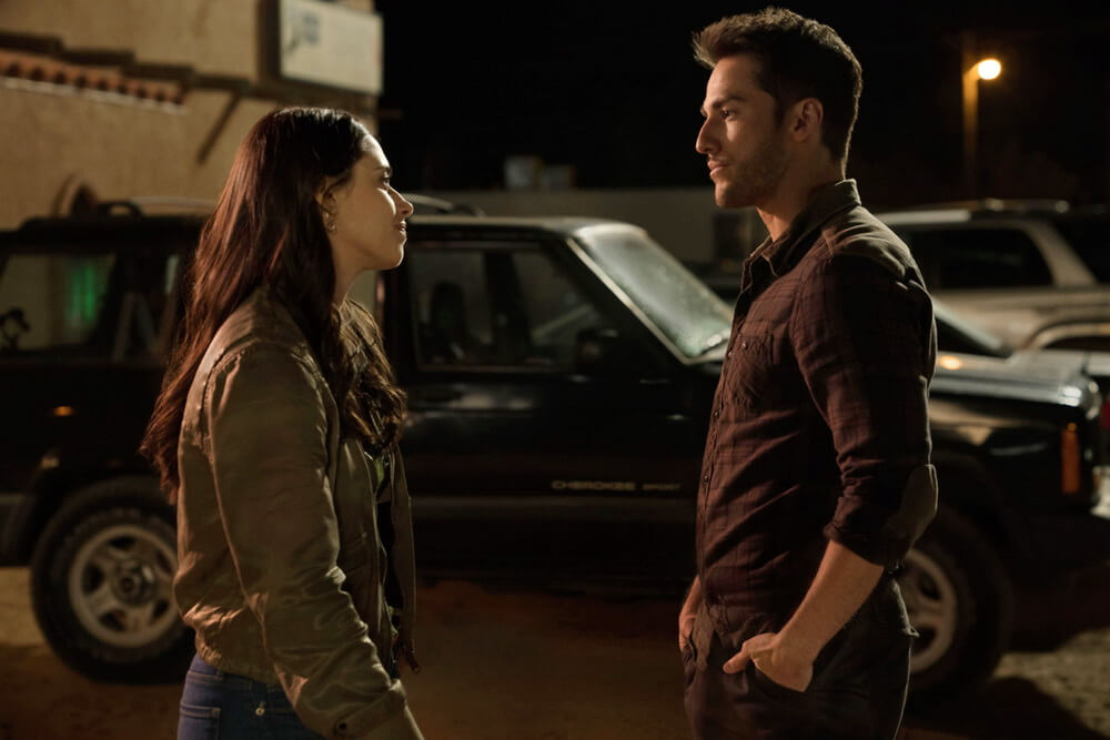 Simak Deretan Foto dan Sinopsis Episode Pilot ROSWELL, NEW MEXICO