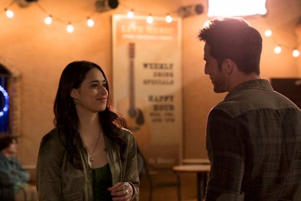 Simak Deretan Foto dan Sinopsis Episode Pilot ROSWELL, NEW MEXICO