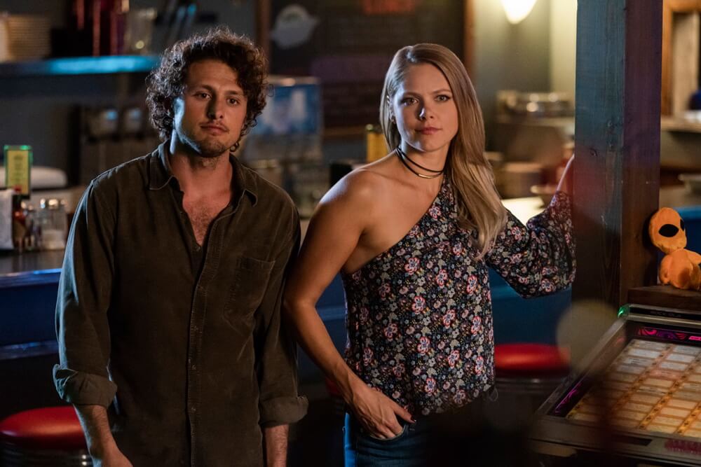 Simak Deretan Foto dan Sinopsis Episode Pilot ROSWELL, NEW MEXICO