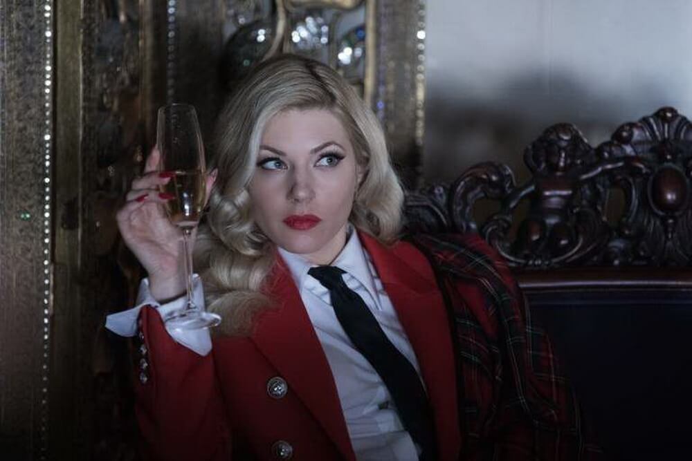 KATHERYN WINNICK AS VIVIAN