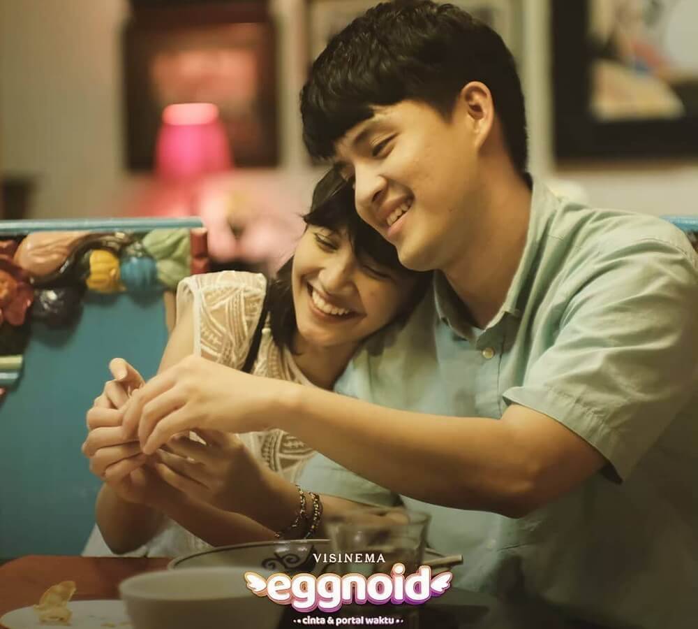 Romantis! Morgan Oey dan Sheila Dara di Teaser “Eggnoid”