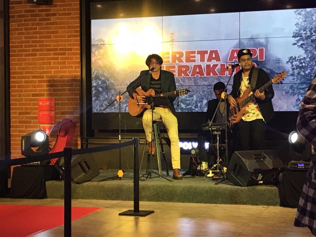 pembukaan acara nonton bareng kereta api terakhir