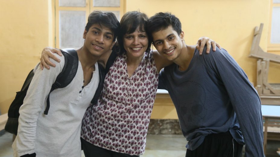 Sutradara Sooni Taraporevala bersama Chauhan dan Amir