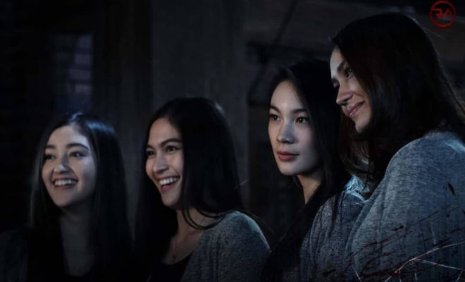 Sara (Ranty Maria),  Airin (Melanie Berentz), Rachel (Melayu Nicole), dan Amara (Denira Wiraguna)