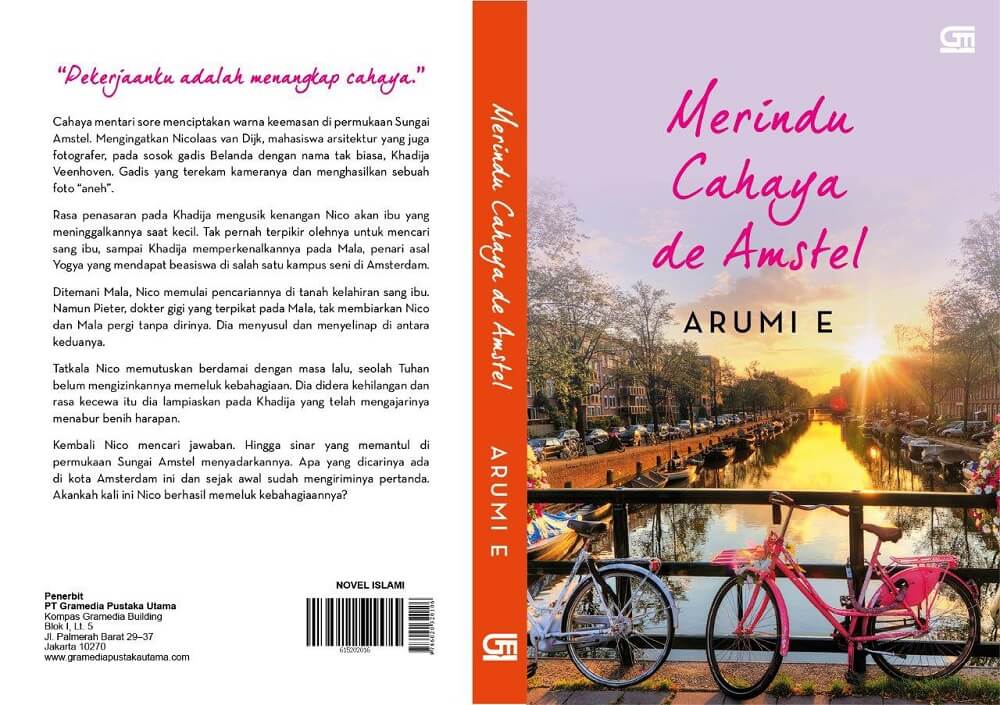 Novel Merindu Cahaya de Amstel