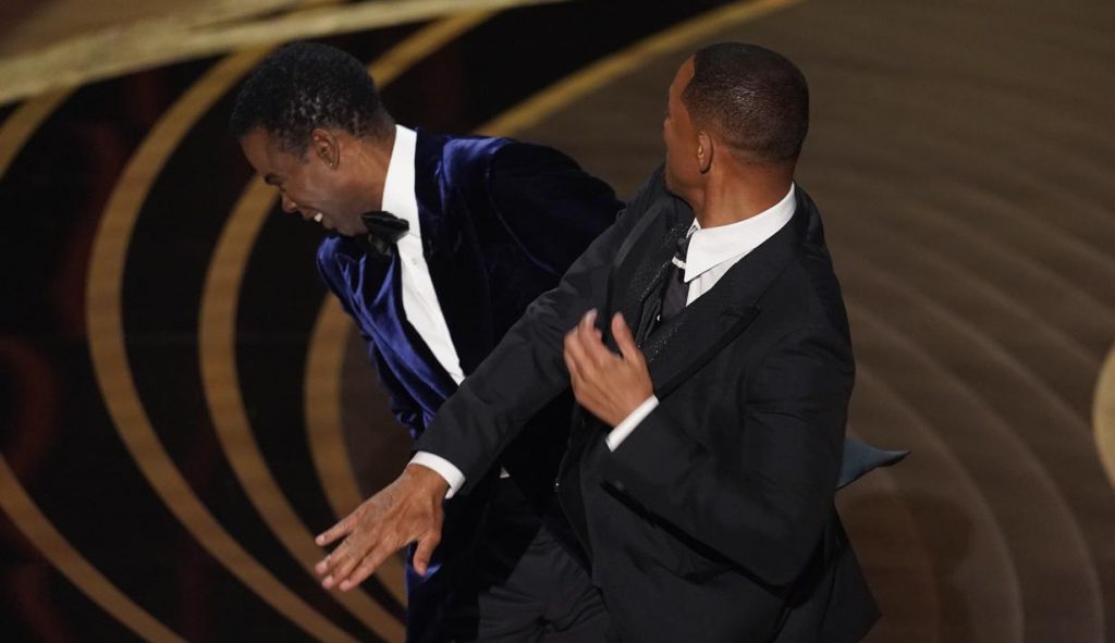 Will Smith memukul Chris Rock saat acara Academy Award ke 94