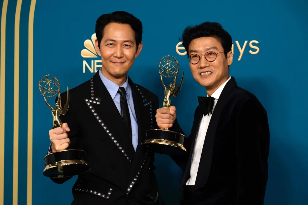 lee jung jae dan hwang dong hyuk di emmy awards 2022