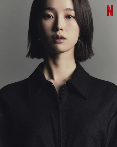 Kang Hae Lim sebagai Kim Sum