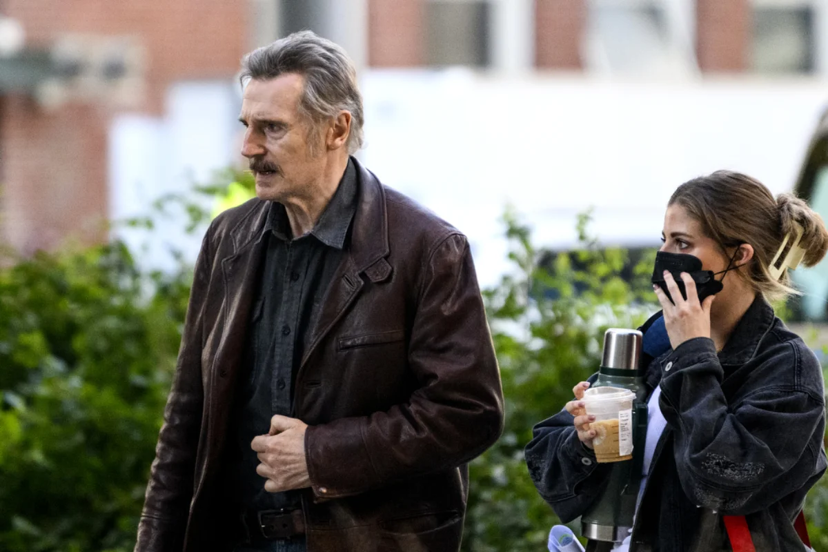Liam Neeson syuting film thug di universitas Northeastern