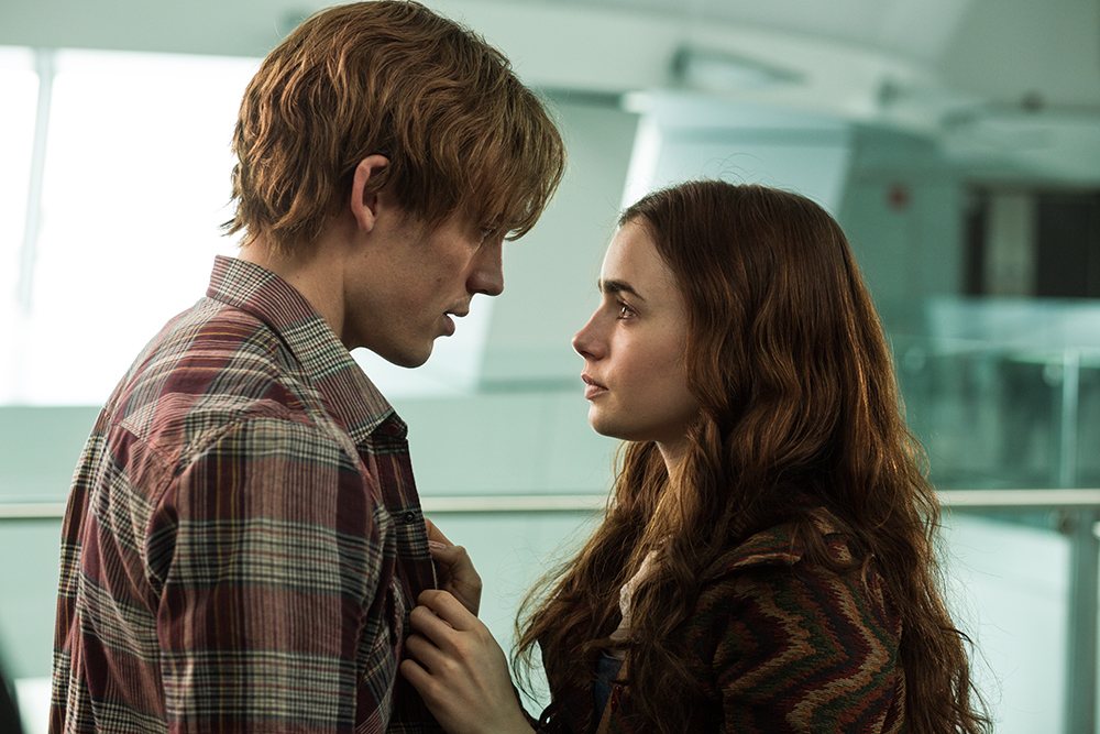 Sam Claflin dan Lily Collins dalam Film Friendzone Love, Rosie 