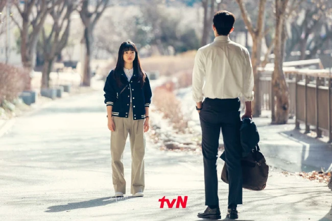 Kim Tae Ri dan Nam Joo Hyuk dalam Twenty Five Twenty One