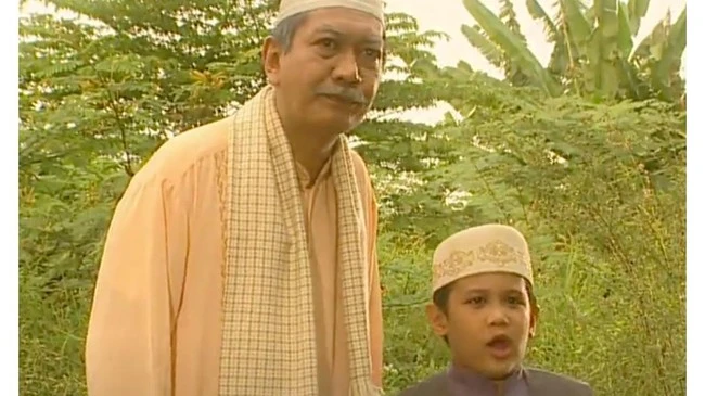 Deddy Mizwar sebagai Haji Husin