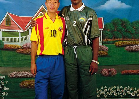 Dua pemain Bhutan dan Monserrat