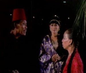 Neneng menasihati Bokir dan Siti karena melakukan praktik dukun palsu. Kemudian Siti berujar jika mereka sebaiknya pergi saja ke Sumatera