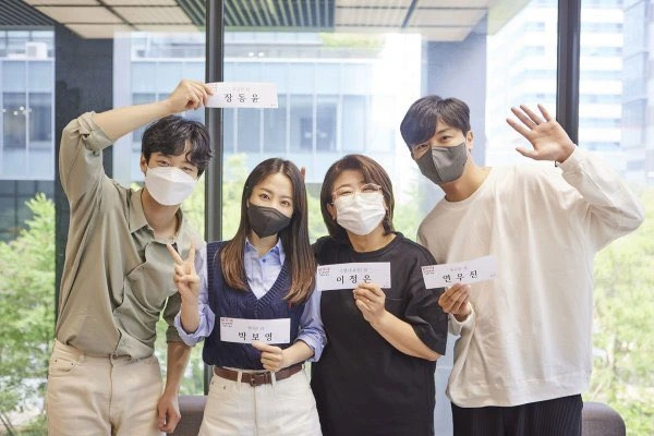 Pemain Daily Dose of Sunshine, Park Bo Young Comeback Drakor!