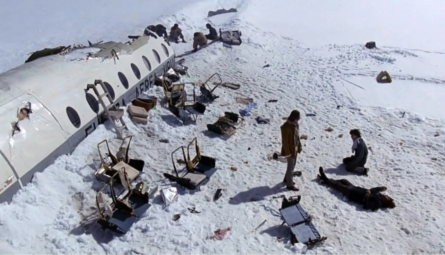 Sinopsis Society of the Snow, Kecelakaan Pesawat