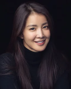 Lee Si-Young