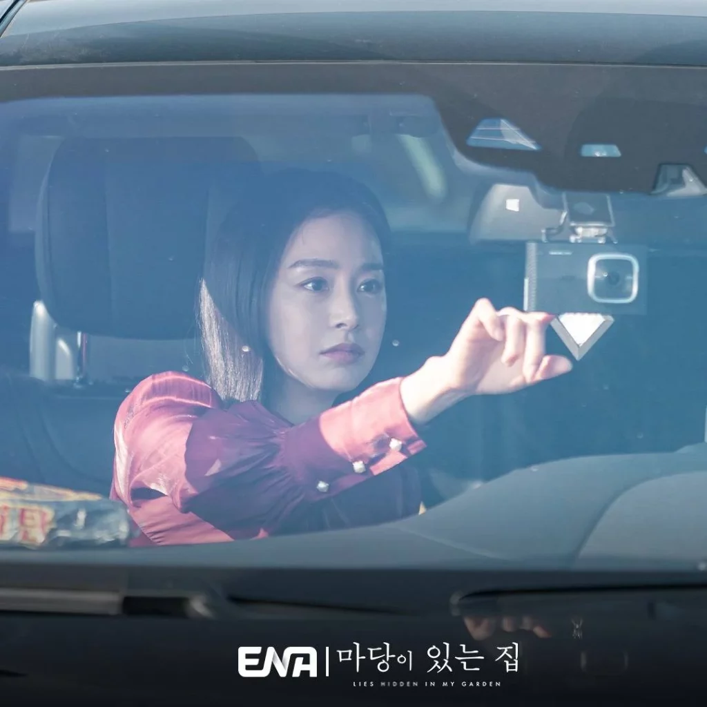 Review Lies Hidden In My Garden Episode 8