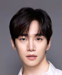 Profil Lee Jun Ho 2PM, Pertimbangkan Peran Superhero Adaptasi Webtoon