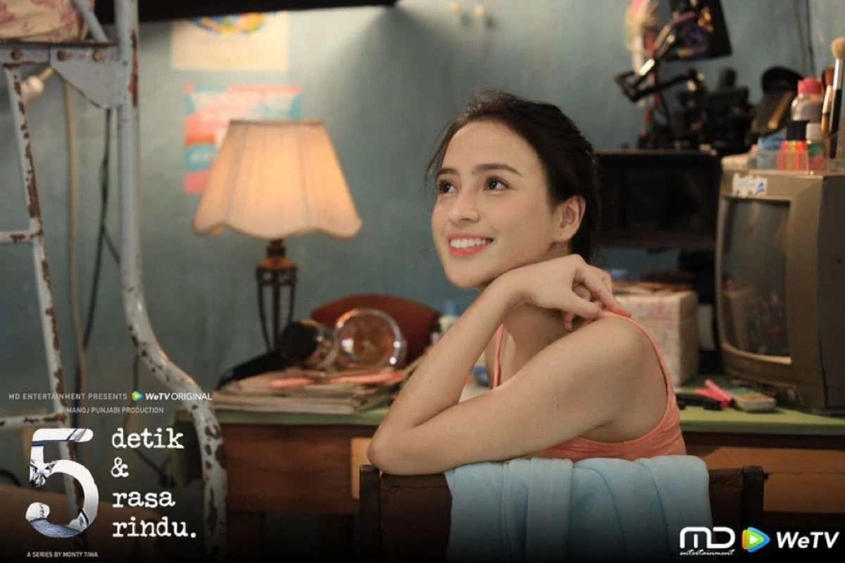 Pemeran 5 Detik & Rasa Rindu: Prilly Latuconsina - Aliyah Khansa