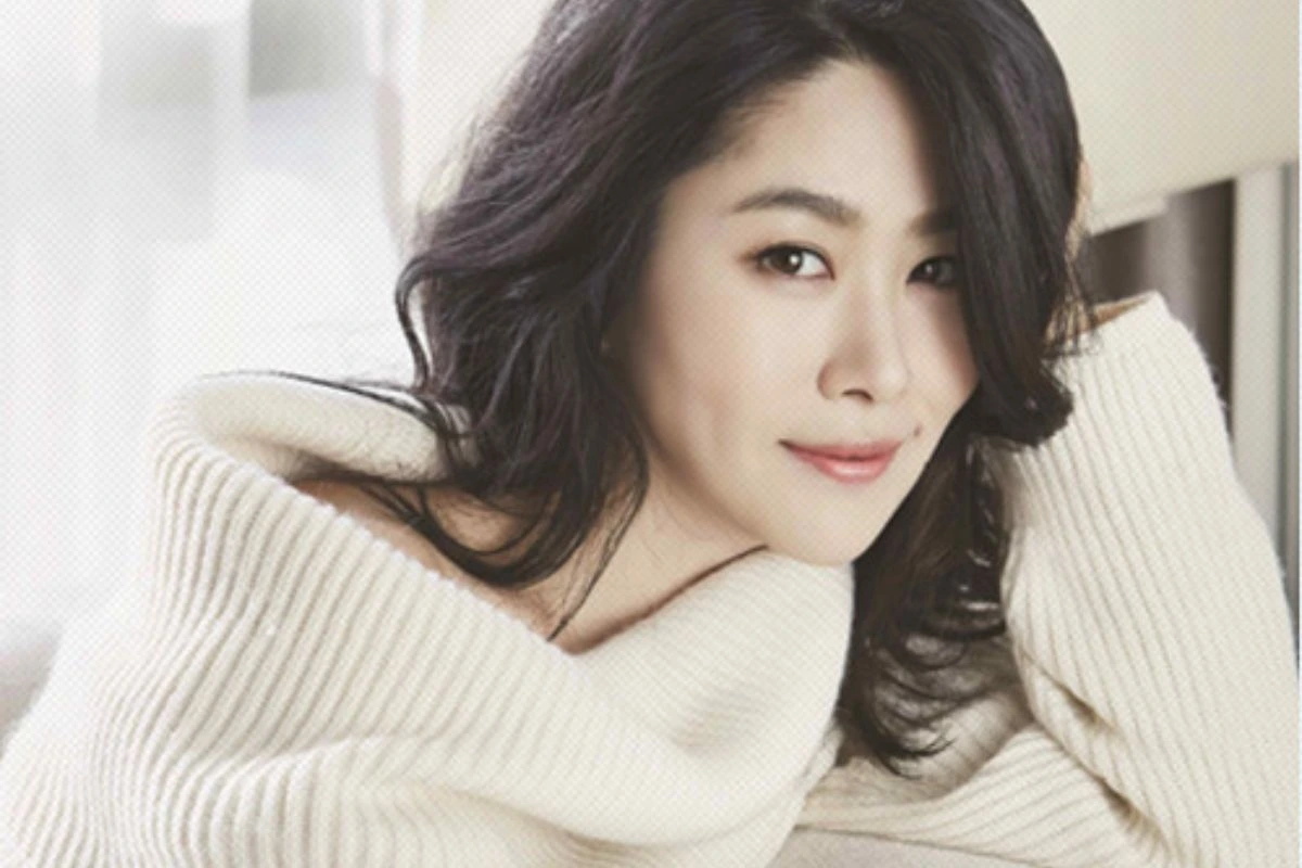 Pemeran Single in Seoul: Lee Dong Wook - Kim Ji Young