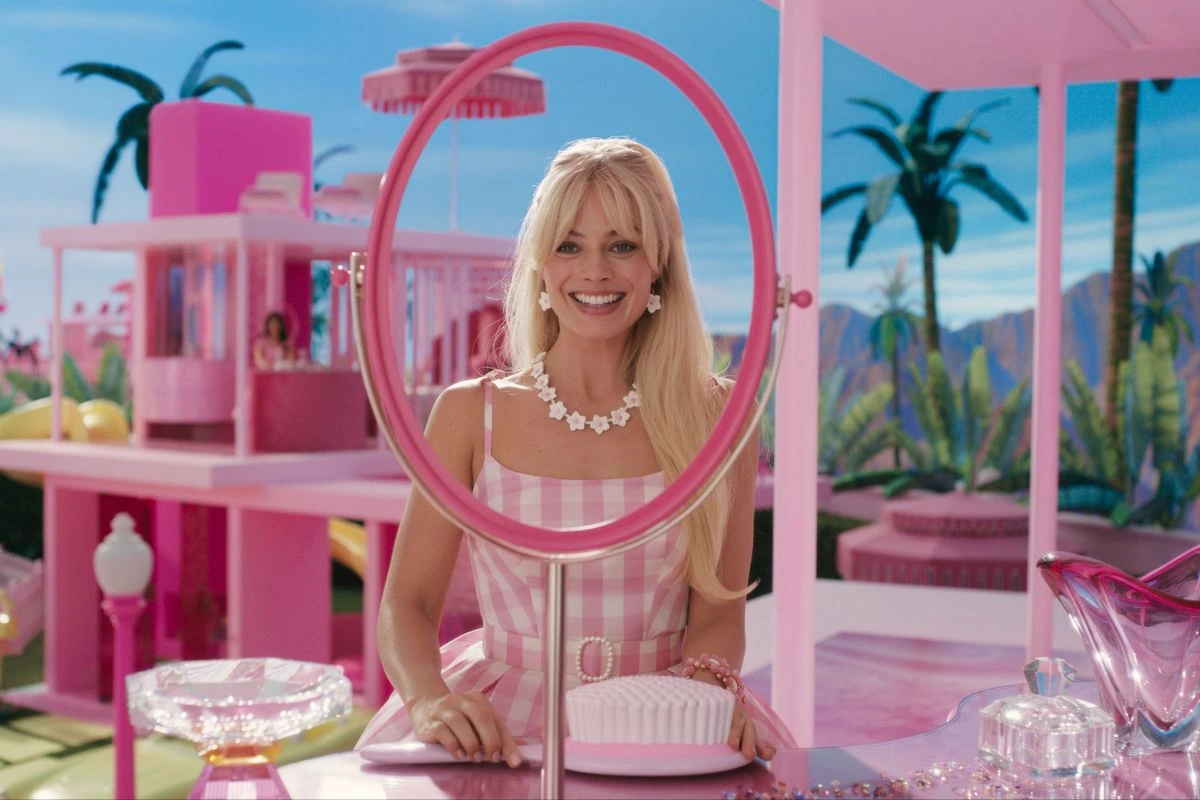 Pemeran di Barbie: Margot Robbie - America Ferrera