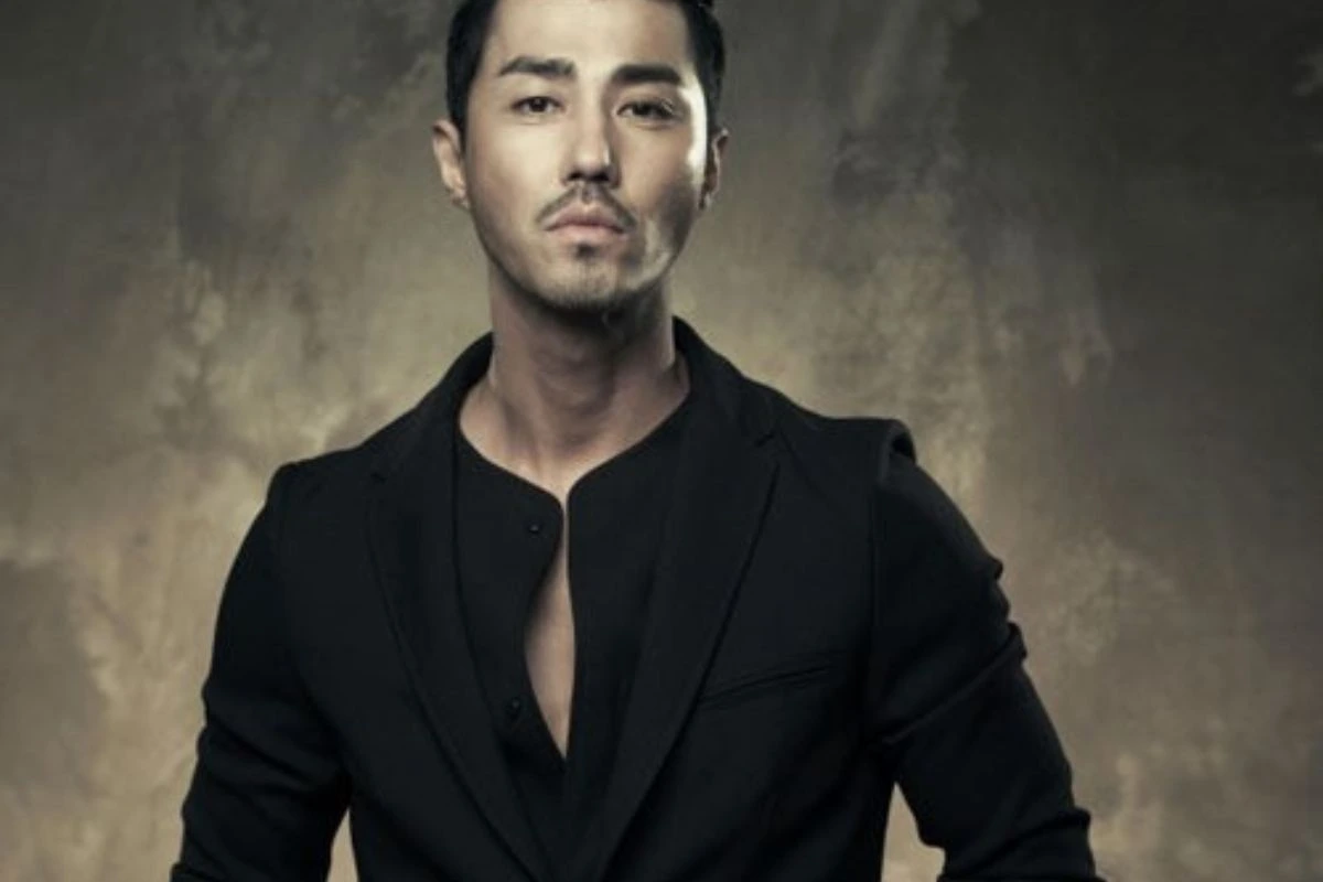 Pemeran Believer 2: Cho Jin Woong - Kim Dong Young