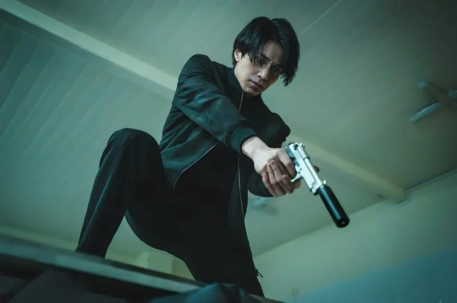 Lee Dong Wook di A Shop For Killers (2024)