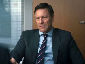 Aaron Eckhart di Chief of Station