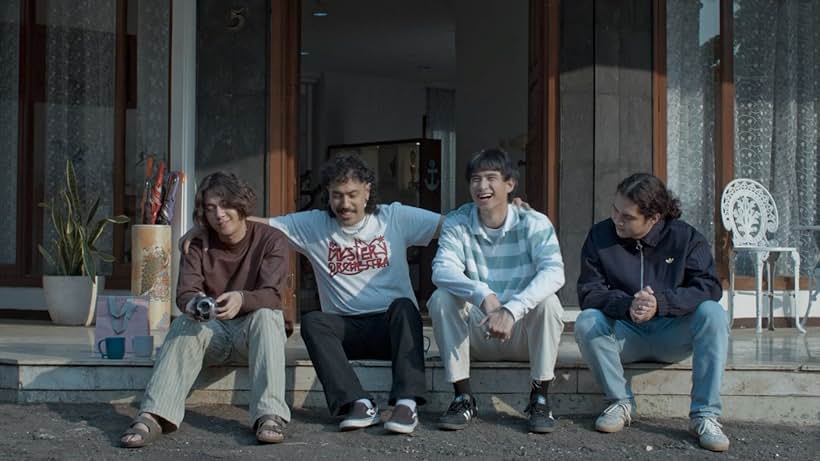 Review Perayaan Mati Rasa