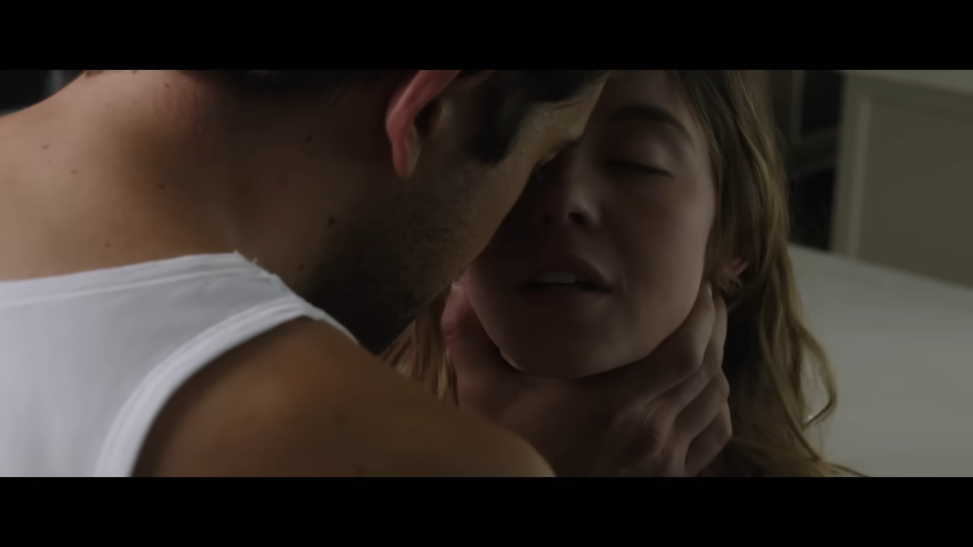Review The Housemaid