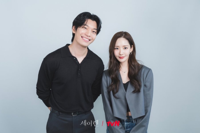 Wi Ha Joon dan Park Min Young - Pemeran Siren’s Kiss