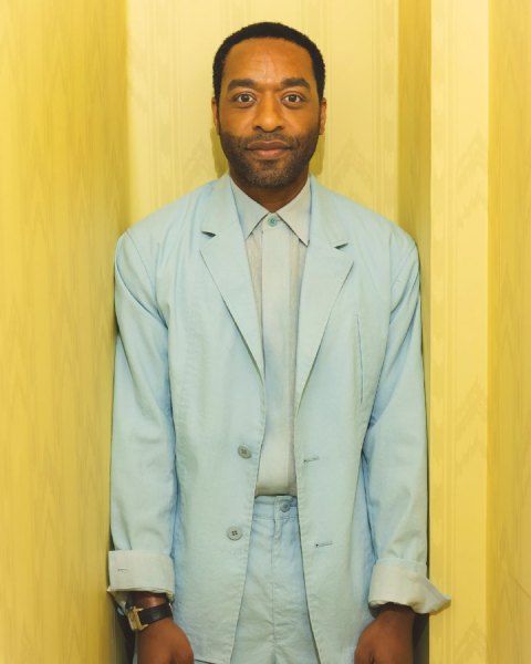 Chiwetel Ejiofor - Pemeran film Backrooms
