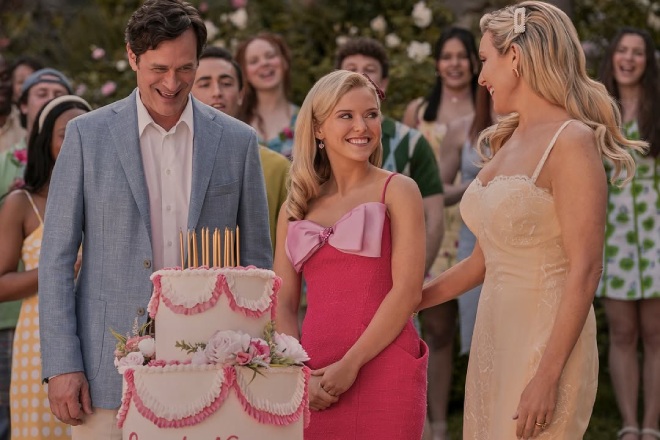 Tom Everett Scott, Lexi Minetree, dan June Diane Raphael di serial Elle