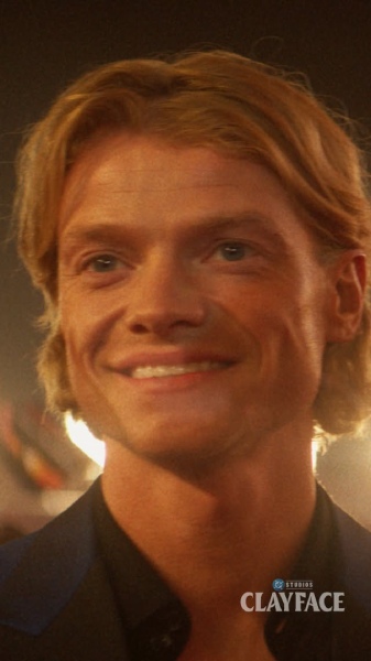 Tom Rhys Harries di Clayface