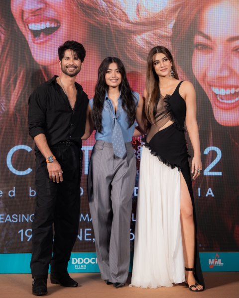 Shahid Kapoor, Rashmika Mandanna, Kriti Sanon - Pemeran Cocktail 2