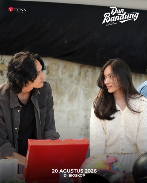Samo Rafael, Shanna Shannon di film Dan Bandung