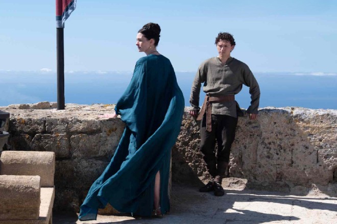 Anne Hathaway, Tom Holland di The Odyssey