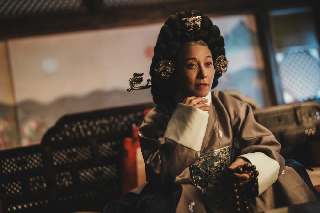 Jang Young Nam di The East Palace